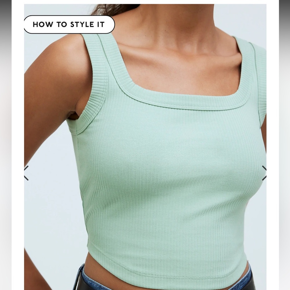 The Tailored Crop Tank in Sleekhold